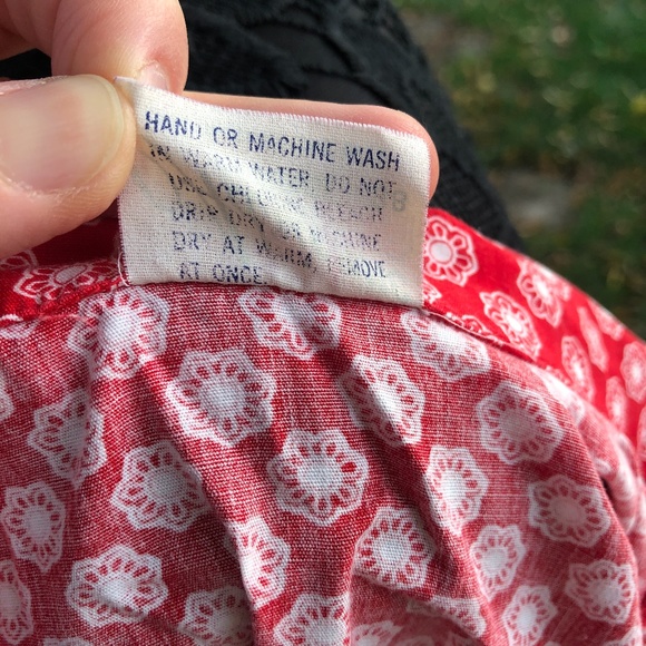 Vintage red floral blouse like Rosie the Riveter - Picture 7 of 8